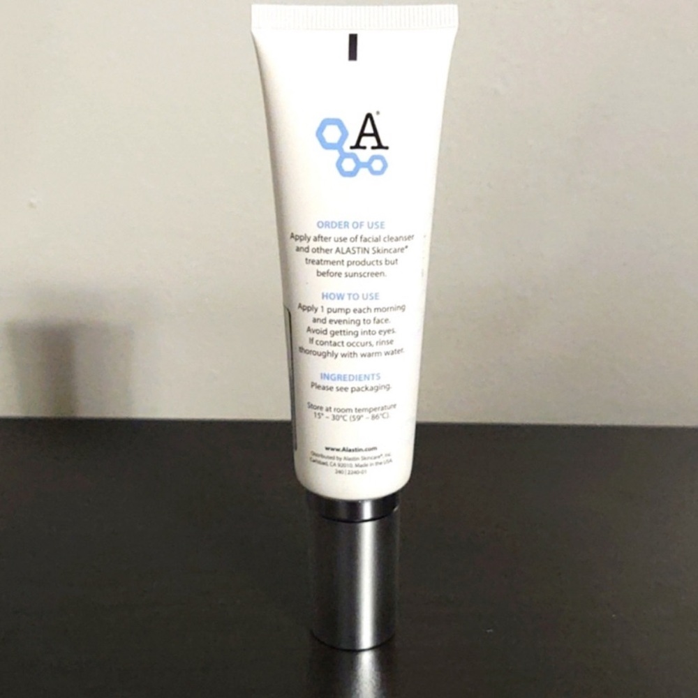 ❤️ ALASTIN Ultra Light Moisturizer 2.0 oz NWT - Picture 2 of 2
